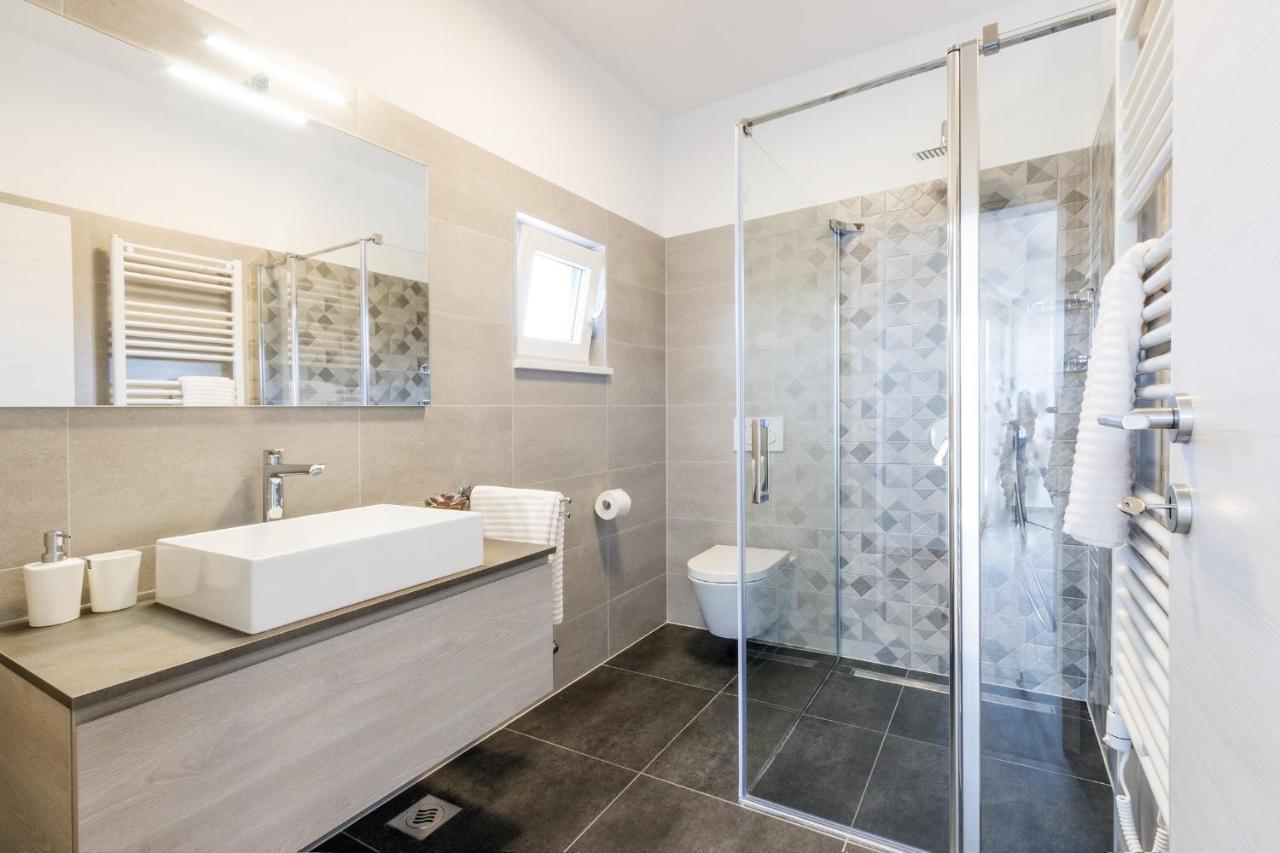 Modern 3-Bedroom Villa With A Private Pool Pola Esterno foto
